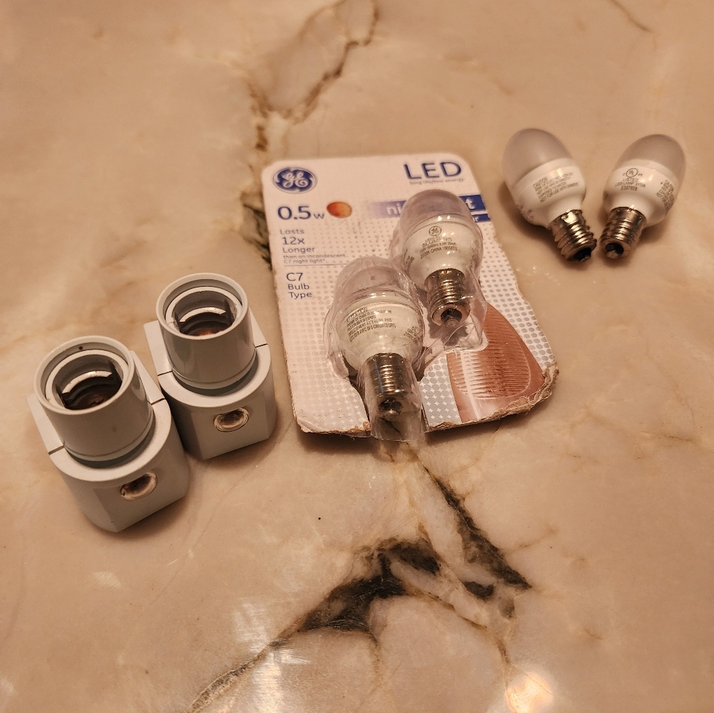 2 PAIRS of GE Energy Smart LED Night Light C7 Clear Matt + 2 Night Lights